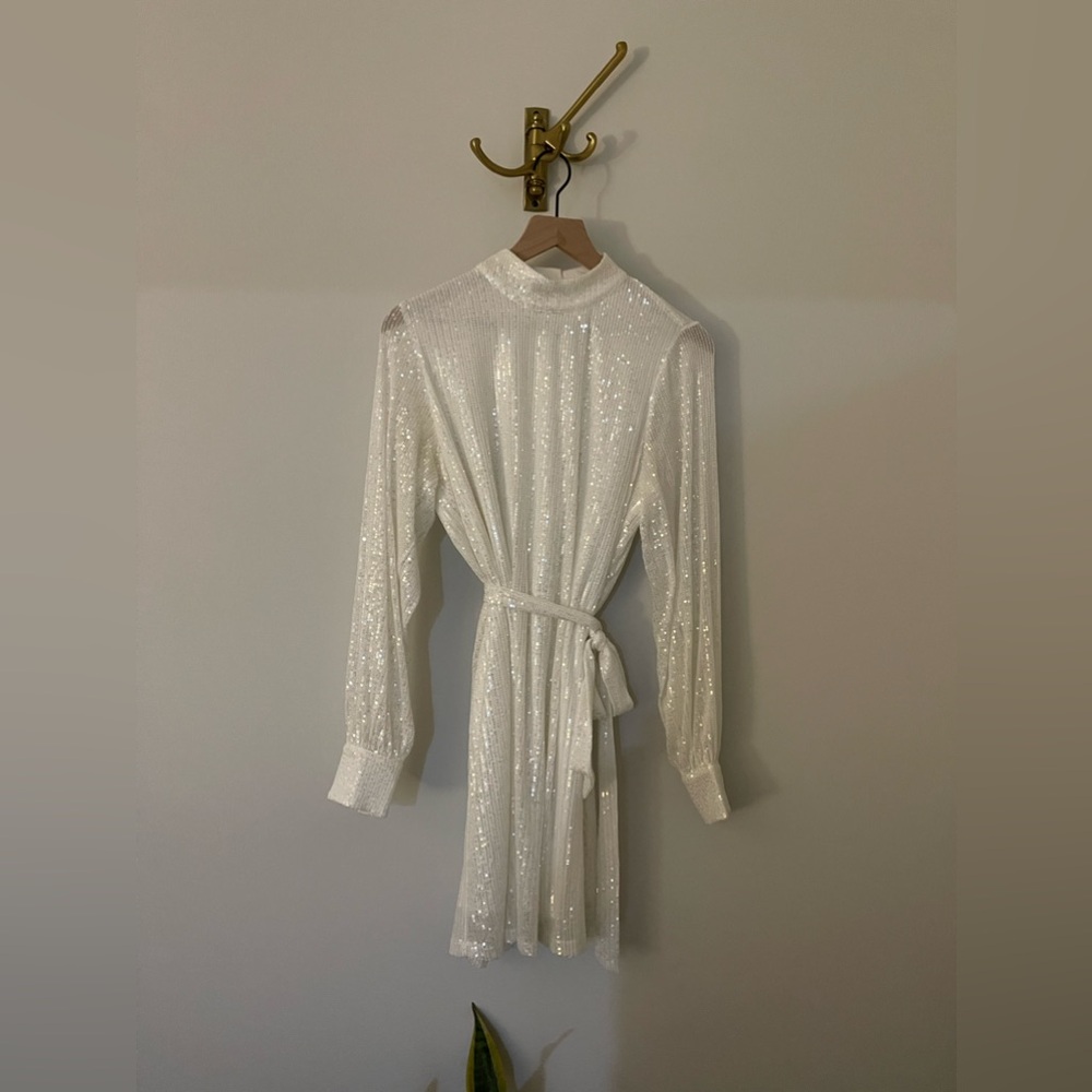 Pretty Lavish sequin shift dress - size US 4 / UK 8